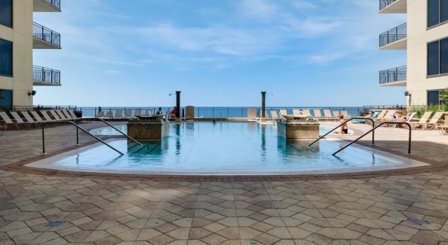 Across From The Beach! Near Pier Park & Dining! Sleeps 6! 2 BR / 2 BA, Забронировать Апартаменты/квартира Панама-Сити Панхэндл Флорида, рядом с Гоночная трасса "Скрытая лагуна"