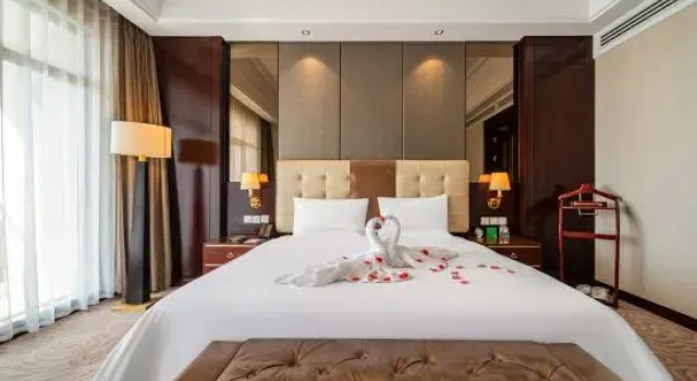 Люкс Deluxe Swan Lake International Hotel