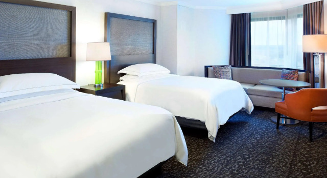 Четырёхместный номер Standard Hilton Minneapolis-St Paul Airport