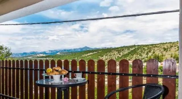 Vacation Home Uni, Забронировать Отель Крушево Задарская жупания