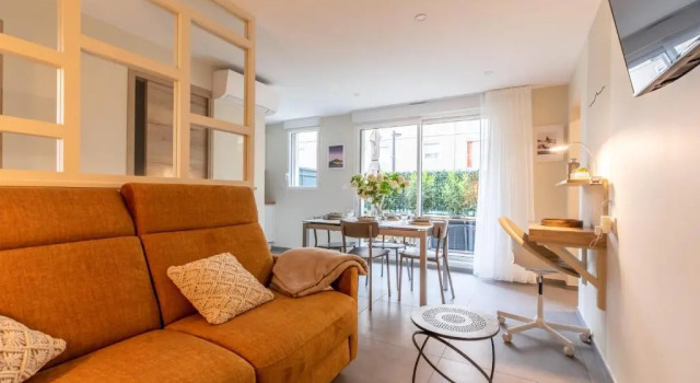 Апартаменты с балконом At home in Clermont, Place de Jaude