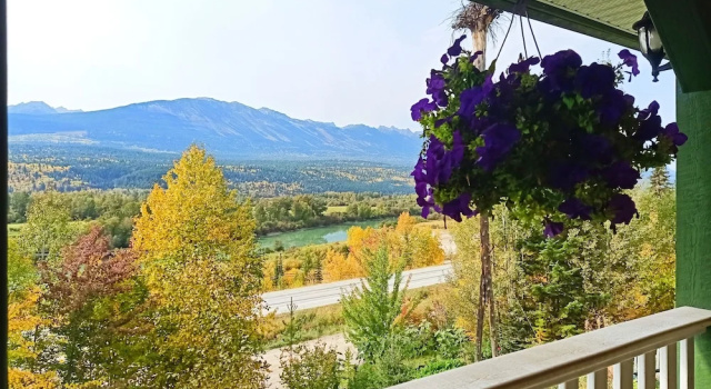 Люкс Premium Цокольный этаж с 3 комнатами с видом на горы Golden Mountain View Suites