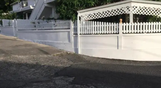 Chez Ninette, Rezerwuj Hotel Hotele w Basse-Terre z parkingiem, Parking