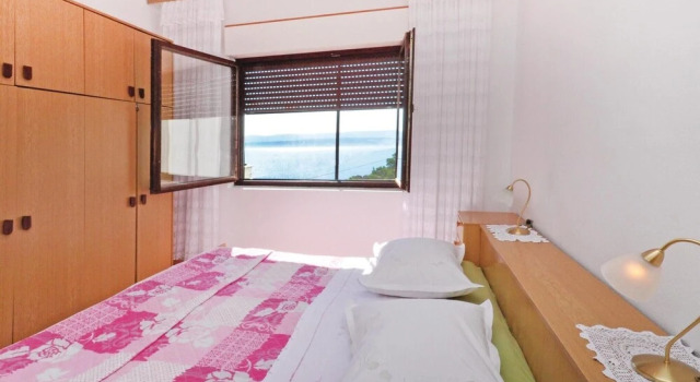Beautiful Apartment in Lokva Rogoznica With 2 Bedrooms and Internet, Rezerwuj Apartament Hotele w Split-Dalmatia County z parkingiem, Parking