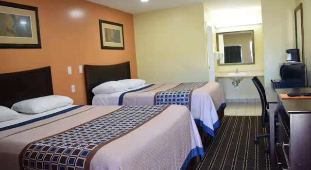 Четырёхместный номер Standard White Oaks Motel Pennsville/Carneys Point