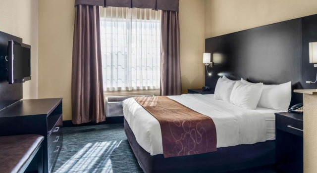 Двухместный люкс Comfort Suites Odessa near University