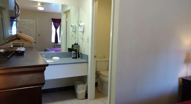 Номер Standard Travelers Motel