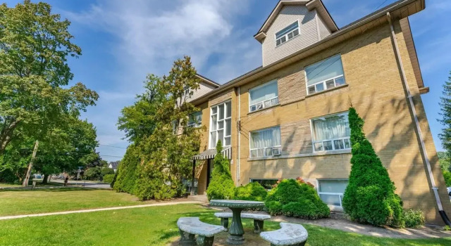 Private 2bdrm Unit With Ensuite Laundry - U5A, Varaa Hotelli Burlington 