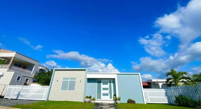 Rincon Relax House Near Downtown with Private Pool, Rezervovat Hotel Hotely v Aguadilla s parkováním, Parkování