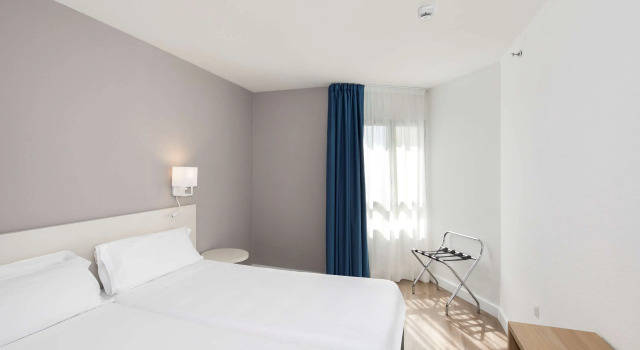 Апартаменты с 2 комнатами seafront SOL by Meliá Puerto Marina