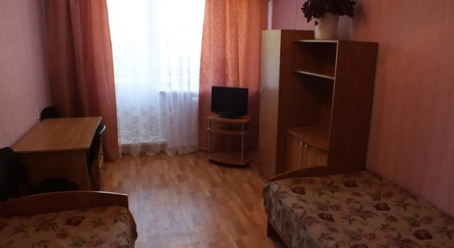 Кровать в общем номере Прожектор