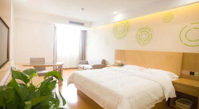 GreenTree Inn Fuyang Linquan County Yiwu Trade City Express Hotel, Prenota Hotel Hotel a Anhui con parcheggio, Parcheggio