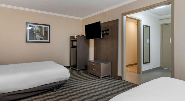 Четырёхместный номер Standard Best Western Silicon Valley Inn