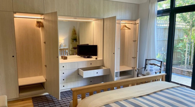 Lovely 1-bed Garden Apartment in London, Varaa Huoneisto Asunnot kohteessa Merseyside, Huoneisto