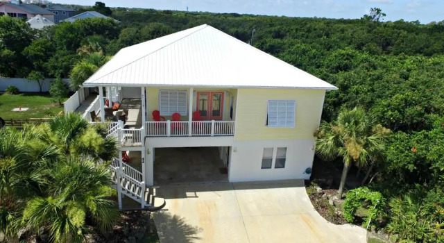 Fantasea is the Perfect Beach House with Pool and Hot Tub 4 bed3 bath with 2 Master Suites, Buchen Sie Hotel SPA-Hotels in Palm Coast, SPA