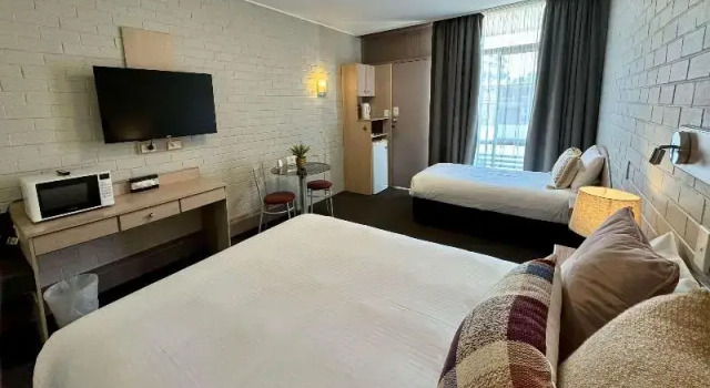 Трёхместный номер Standard Comfort Inn Gateway Tamworth