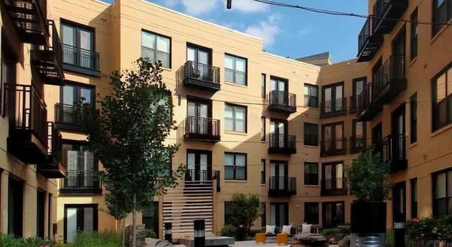 1919 Clarendon by Executive Apartments, Забронировать Апартаменты/квартира Арлингтон Washington DC Metropolitan area, рядом с Women in Military Service for America Memorial