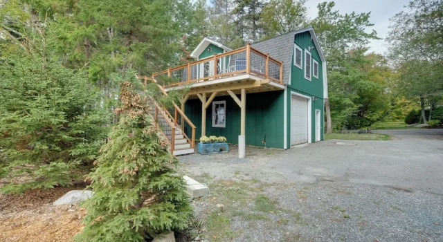 Апартаменты Cozy Apt w/ Deck, ~ 5 Miles to Acadia Nat'l Park!