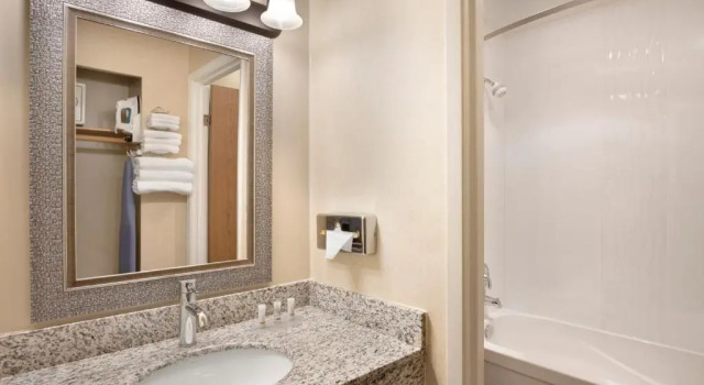 Двухместный люкс Days Inn by Wyndham Nanaimo