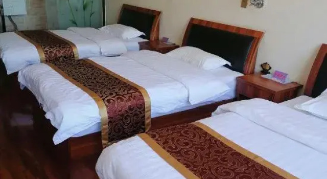 YuJu Hotel, Rezerwuj Hotel Hotele w Chuxiong z parkingiem, Parking