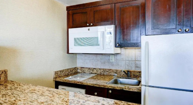 Люкс c 1 комнатой oceanfront Beach Quarters Resort