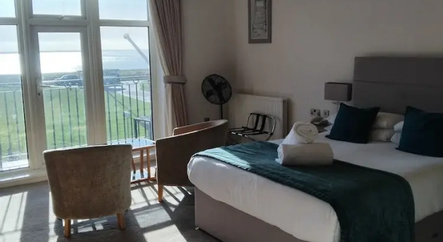 Номер Deluxe Clifton Arms Hotel