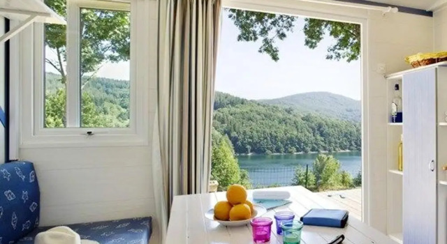 Property With 2 Bedrooms in Nages, With Wonderful Lake View, Pool Acce, Đặt Khách sạn Khách sạn ở Nages có hồ bơi, Hồ bơi