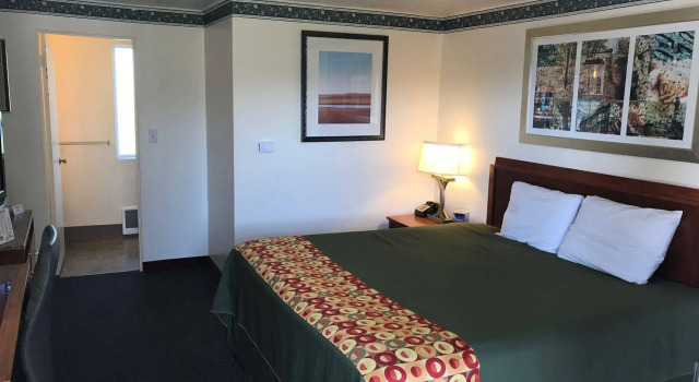 Riviera Inn Motel