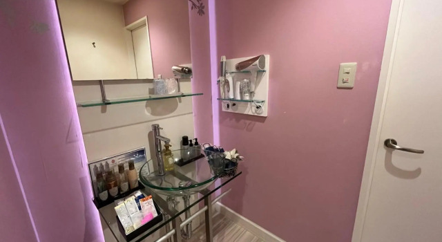Asahikawa Hotel LIPROSE-Adult Only, Забронировать Отель Отели Асахикава с парковкой, рядом с Придорожное место отдыха в Асахикаве, Парковка