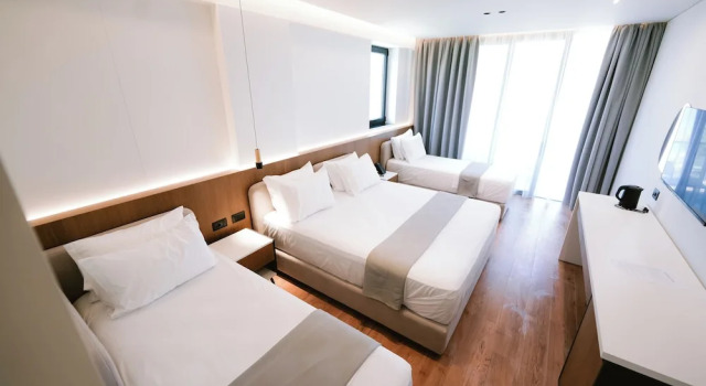 Четырёхместный номер Luxury с видом на море Euro Hotel