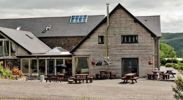Коттедж Barn in Wales With Swim Spa & Scenic Views