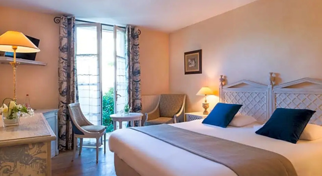 Номер Superior Hôtel Aux Vieux Remparts