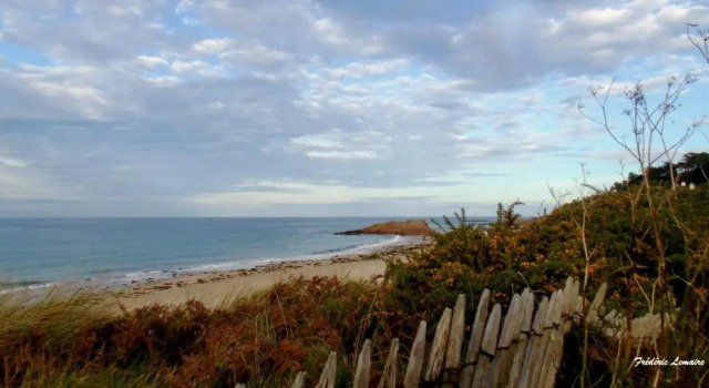 Cap Houses - Maison Bleue, Rezerwuj Hotel Hotele w Erquy z parkingiem, Parking