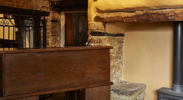Hunters Hall Inn by Greene King Inns, Buchen Sie Hotel Kingscote Cotswolds