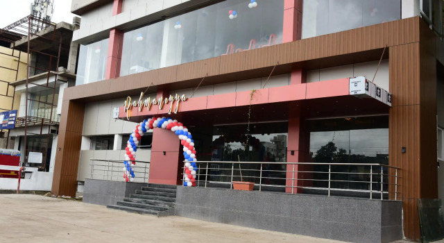 Hotel Shahi Executive, Забронировать Отель Отели Карад с завтраком, Завтраки