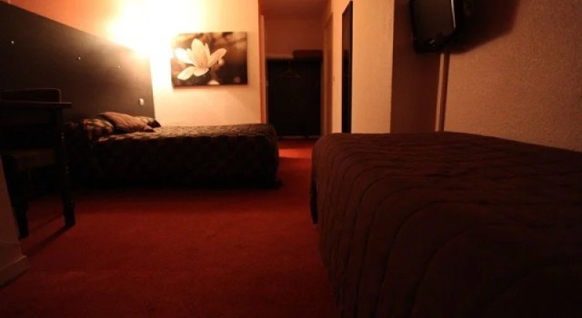 Hotel Akena, Rezerwuj Hotel Hotele w Rhône z parkingiem, Parking