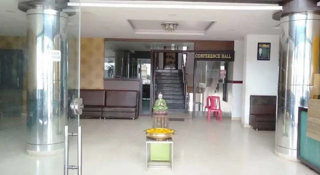 Iroomz Shivaratna Palace, Rezervovat Hotel Hotely v Bangalore s parkováním, Parkování