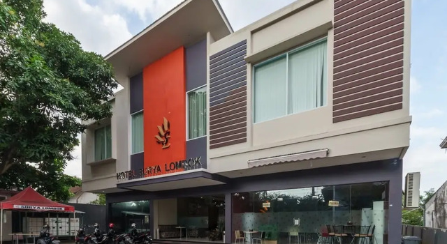 Surya Lombok Hotel by RedDoorz, Забронировать Отель Отели Матарам 3 звезды, рядом с Lombok Epicentrum Mall, 3*
