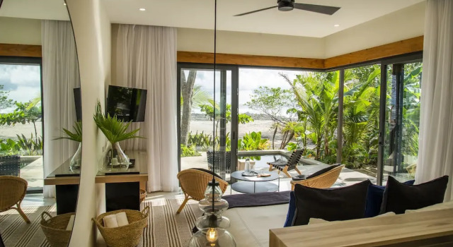 Бунгало с красивым видом из окна Hotel Nantipa - A Tico Beach Experience
