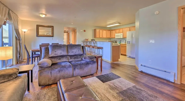 Steamboat Home w/ Garage, 1 Mi to Ski Resort, Забронировать Курортный отель Отели Стимбот-Спрингса 4 звезды, 4*