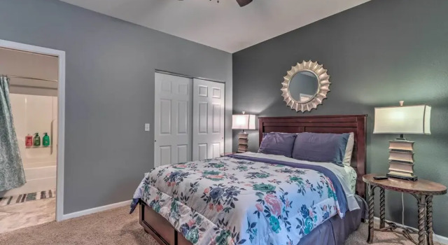 Апартаменты Lake & Poolside Fun! Water-view Camdenton Condo