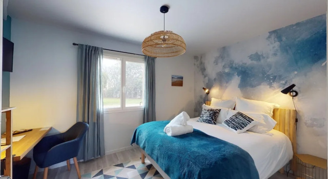 1 Bedroom Standard Double room with pool view LA PLANETTE