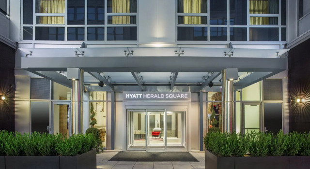 Holiday Inn Midtown West 31st Street, Забронировать Отель Отели Нью-Йорка 3 звезды, рядом с Elektra Theatre, 3*