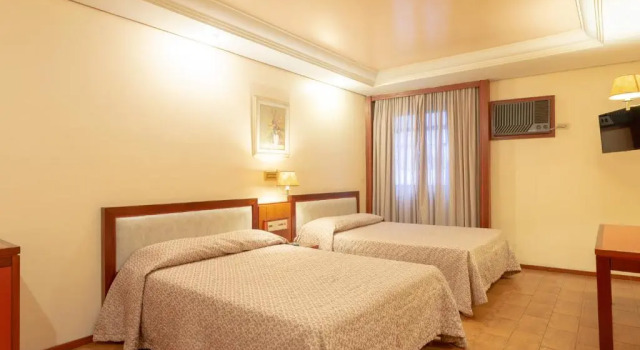 Четырёхместный номер Deluxe Real Castilha Hotel