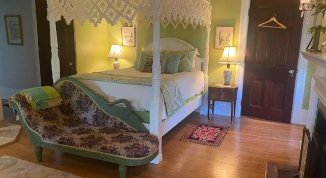 Двухместный номер Deluxe Montrose Inn