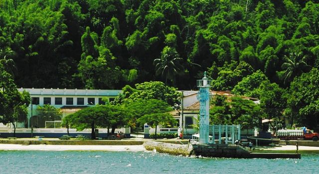 Hotel Farol de Paqueta, Забронировать Отель Пакета штат Рио-де-Жанейро, рядом с Остров Пакета
