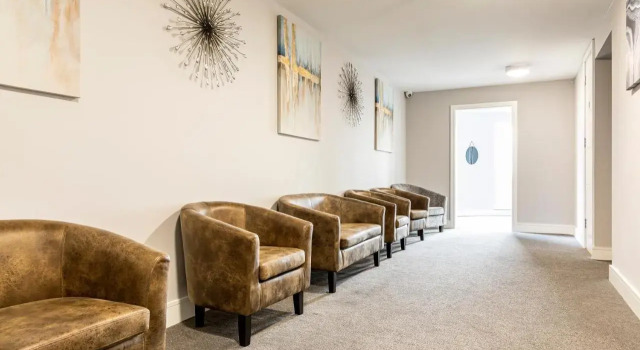 Attractive 2 Bedroom Penthouse with Free Parking, Забронировать Отель Лондон Большой Лондон