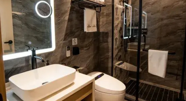 Люкс Superior GreenTree Eastern Hotel (Beijing Guomao Sihui Gaobeidian Subway Station)