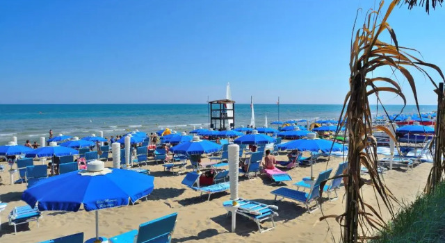 Blue Marine Village, Rezerwuj Hotel Hotele w Foresta Umbra z basenem, Basen