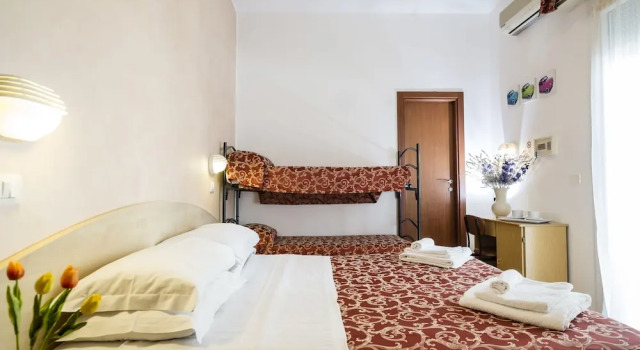 Трёхместный номер Standard с балконом Hotel Belmar